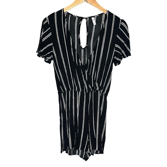 Xhilaration black white striped romper Sz S - Picture 1 of 5